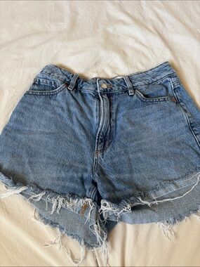 Dynamite Light Blue High-Rise Frayed Denim Shorts